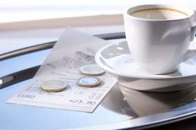 Foto: Trinkgeld in Bar